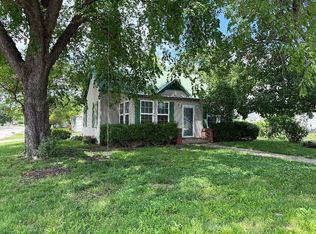 1021 5th St, Oswego, KS 67356