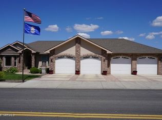 767 E Charron Rd, Moxee, WA 98936