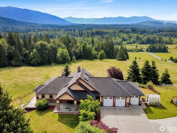 18077 Fox Hollow Lane, Bow, WA 98232
