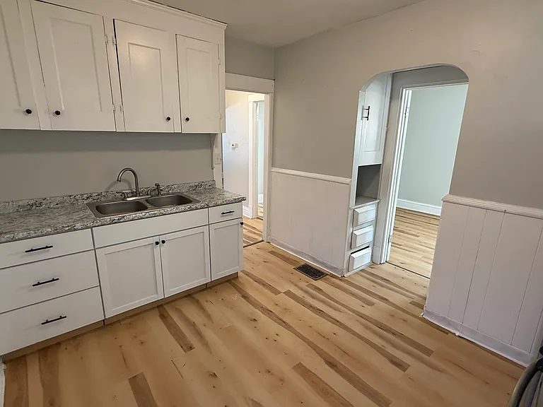 3917 Clybourne Ave — Photo 5