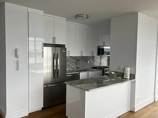 Rented by Battery Park Realty | media 17