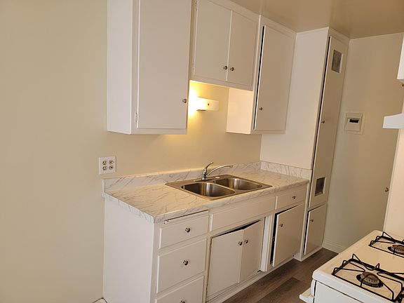 5th image of 611 N Alhambra Ave #F