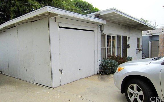 Middle unit - 1 bedroom/1 bathroom