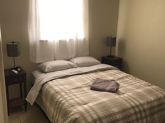 5th image of 803 Felicity St APT 4