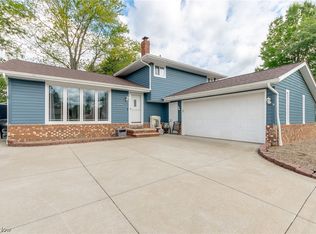 4737 Whiteoaks Dr, Brunswick, OH 44212