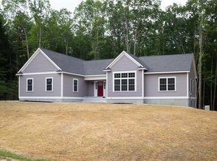 19 Tamrox Dr, Arundel, ME 04046