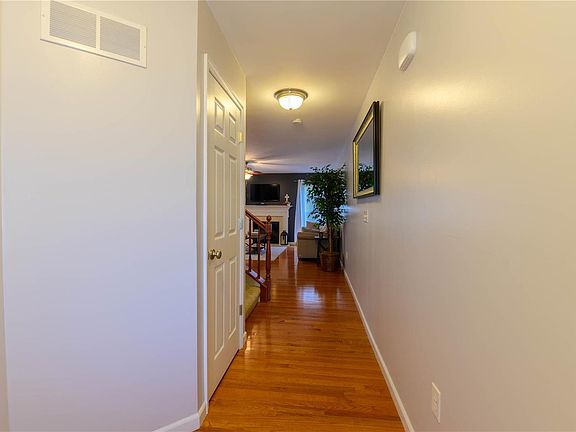 3rd image of 6836 Hampshire Ct
