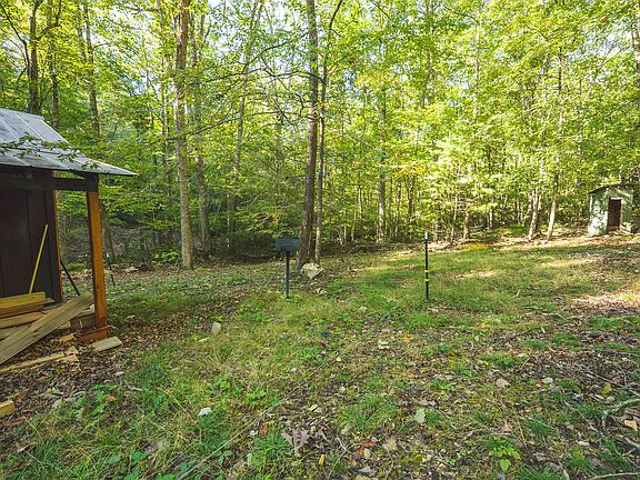 5th image of Gator Mountain Rd