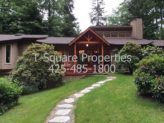 3rd image of 21805 Wildwood Dr