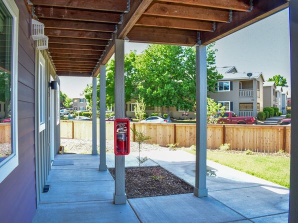 1979 Sky Park Dr #3, Medford, OR 97504