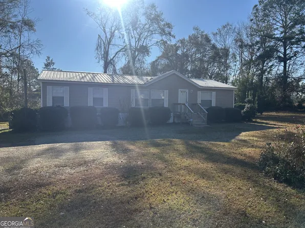 437 Burkhalter Cir, Claxton, GA 30417