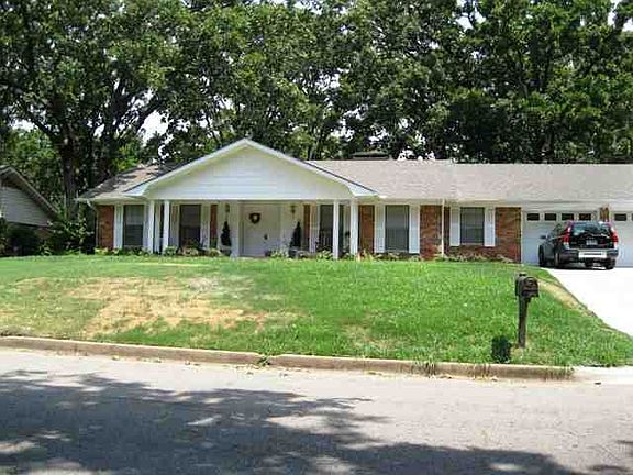2nd image of 1500 Kensington Dr
