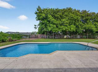 316 La Mancha Ave, Royal Palm Beach, FL 33411