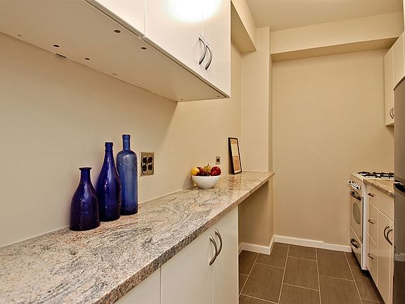 3rd image of 49 W 12th St APT 5F