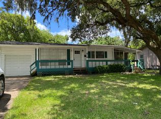 416 Winding Way St, Lake Jackson, TX 77566