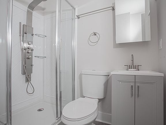 4th image of 542 E Indiana Ave #6