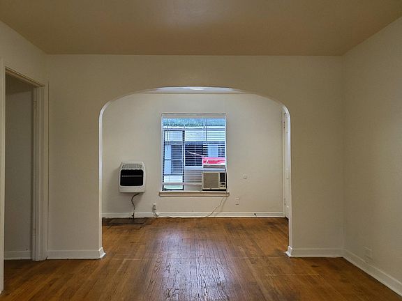 4th image of 103 W Oakview Pl APT 2