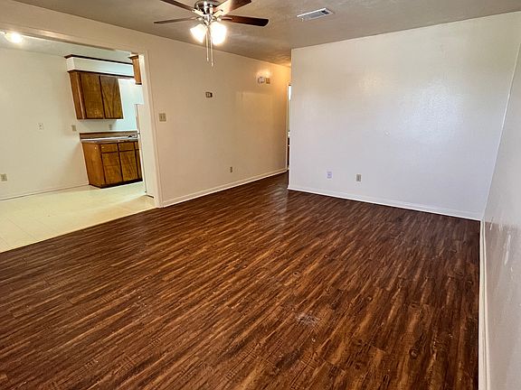 3rd image of 1004 Summer Court Cir #D