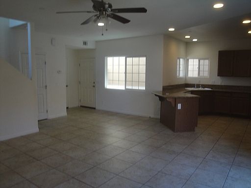 3rd image of 1701 Crabtree Ct