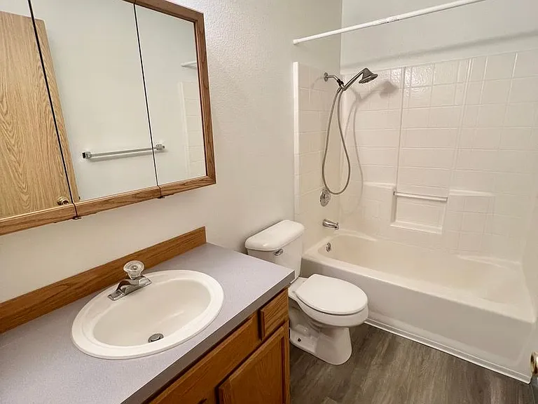 The 48th St Apartments — Photo 25