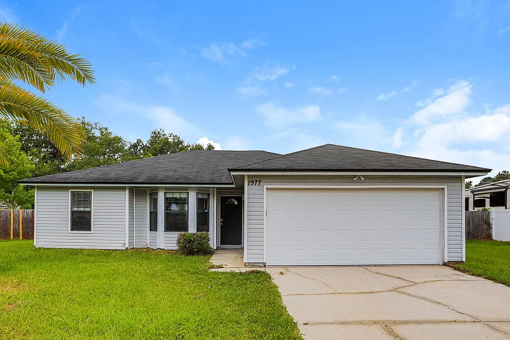 3 bed, 2.0 bath, 1309 sqft, $1,870 — Photo 1