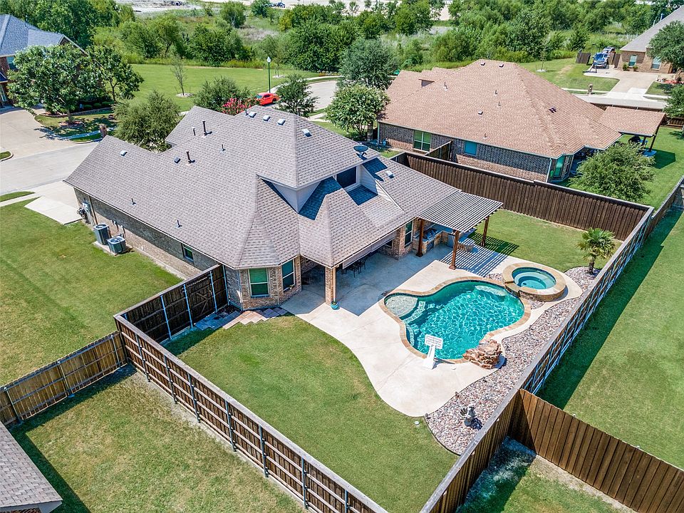 1st image of 413 Willis Way