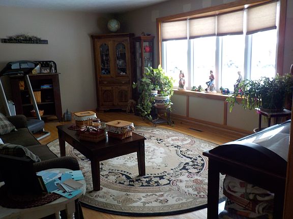 3rd image of 1806 Rockland Ave