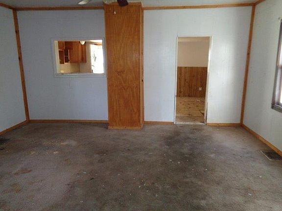 4th image of 936 East Ave