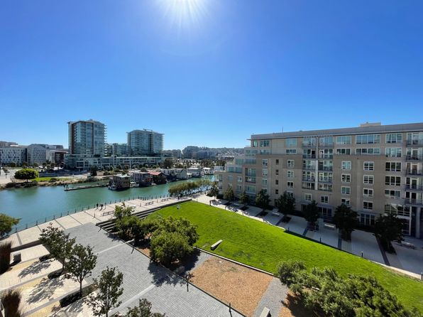 255 Berry St APT 601