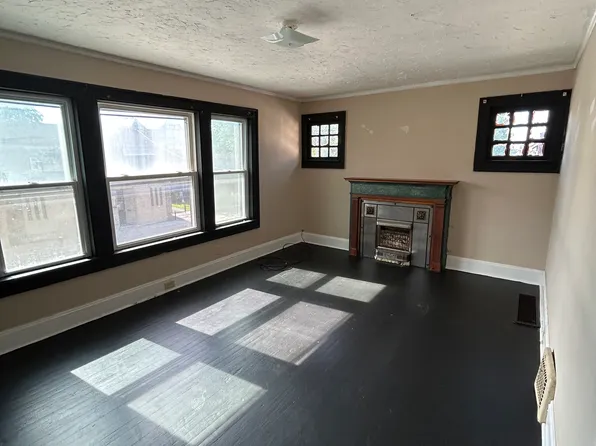 (undisclosed Address), Cleveland, OH 44109