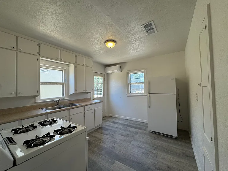 304 W Albuquerque St — Photo 5