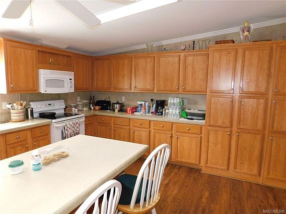 3rd image of 7989 E Windsong St