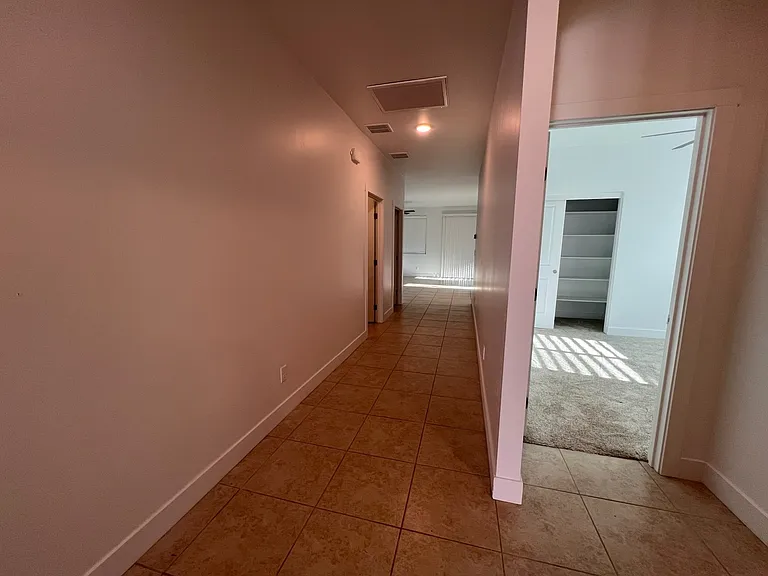 2424 S Luginbuhl St — Photo 16
