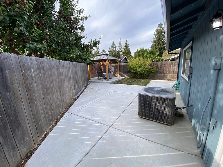 818 Portugal Way — Photo 10