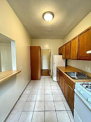 1st image of 307 Sterling St APT B5