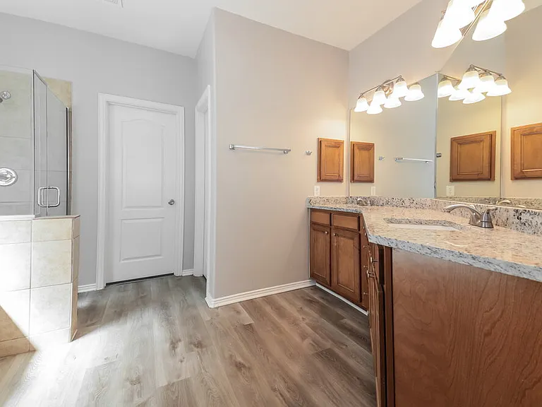 1820 Plymouth Dr — Photo 13
