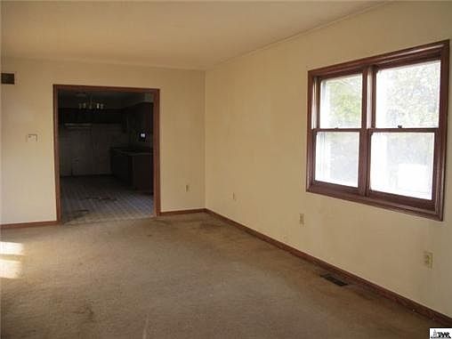 3rd image of 2240 Bunker Ave