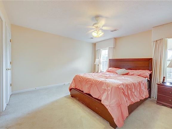 4th image of 1017 Duncan Ln