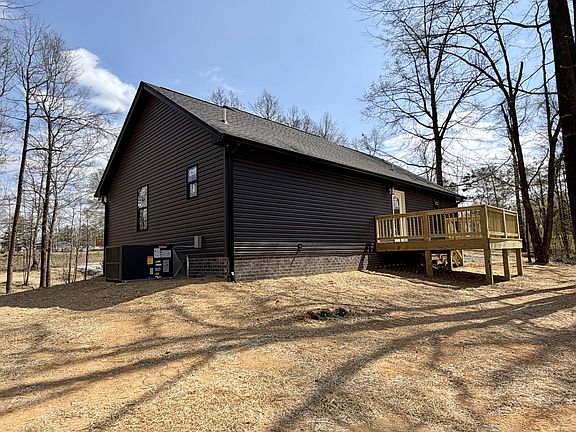 5th image of 1007 Mount Olive Rd