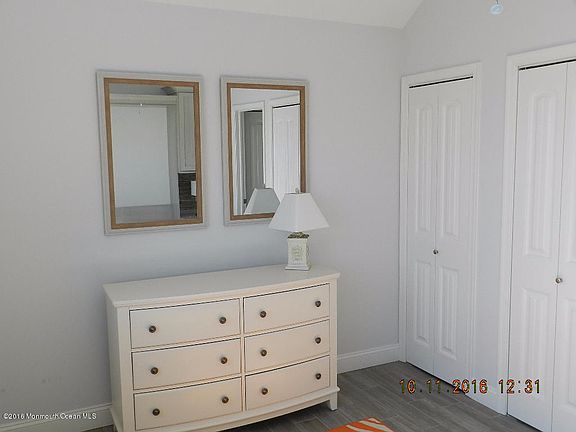 2nd image of 27 21st Ave