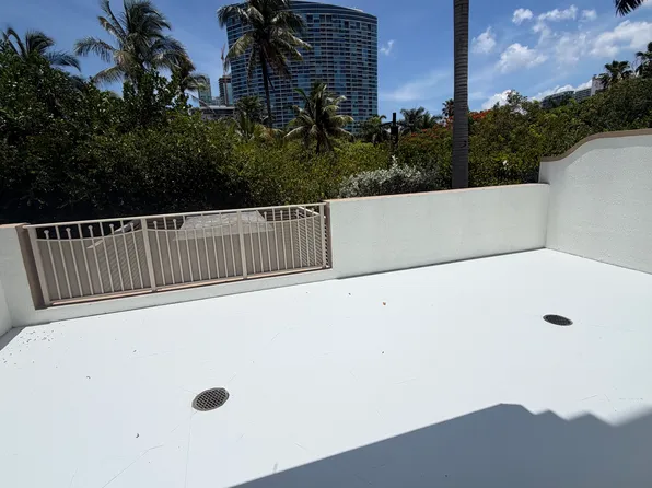 445 NE 39th St, Miami, FL