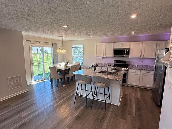 4th image of 8586 Greengate Blvd