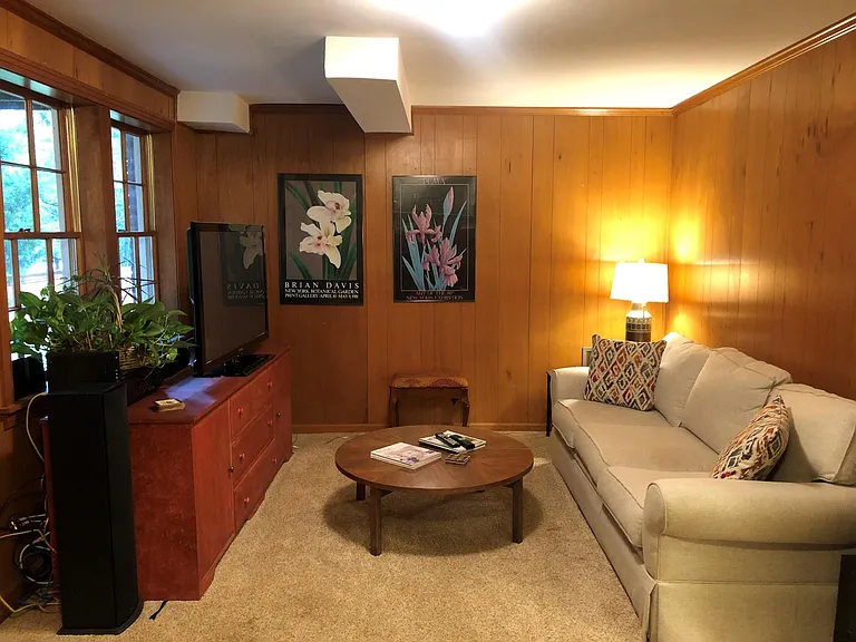 6820 Cloudland Dr — Photo 4
