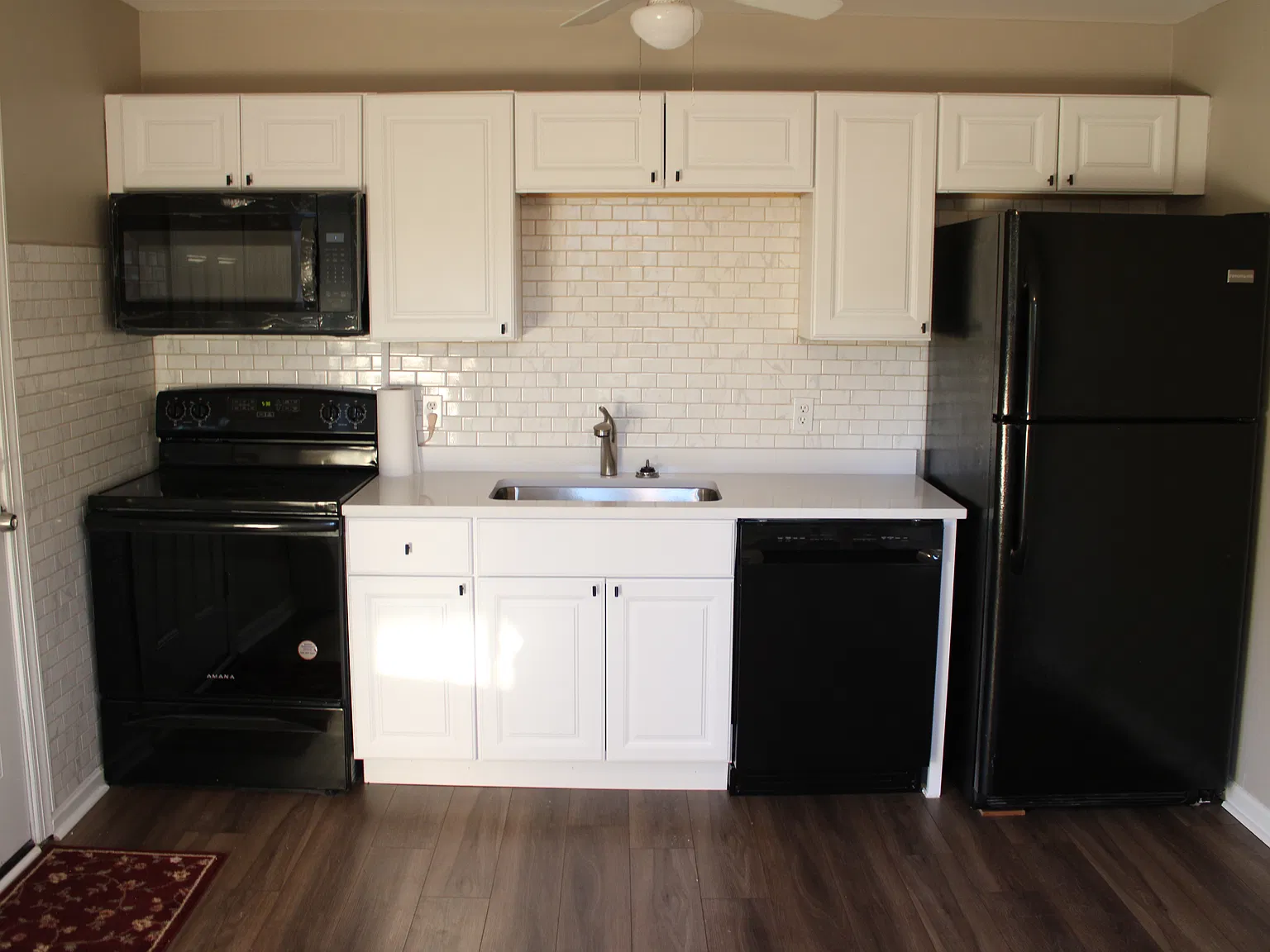 4 bed, 1155 sqft, $2,250 — Photo 3