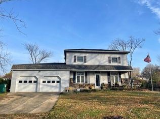 707 Barkley Dr, Mountain Grove, MO 65711