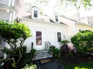 211 Carrollwood Dr, Tarrytown, NY 10591