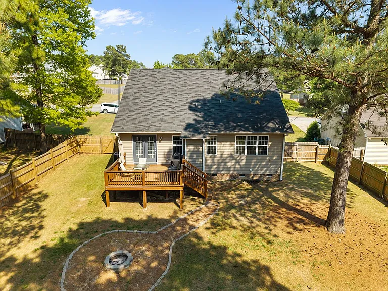 686 Colonial Hills Dr — Photo 45