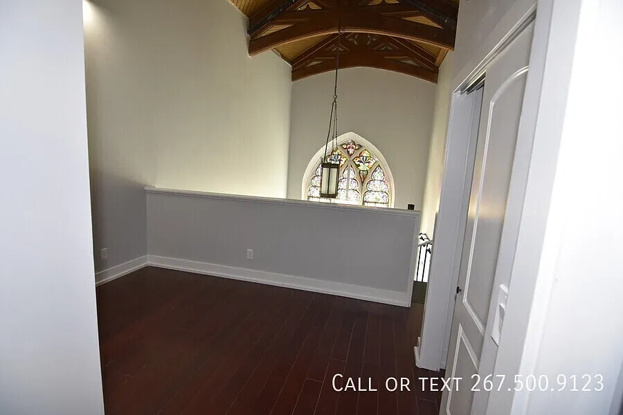 Available 10/5 Beautiful 1 Bedroom in Fishtown! — Photo 2