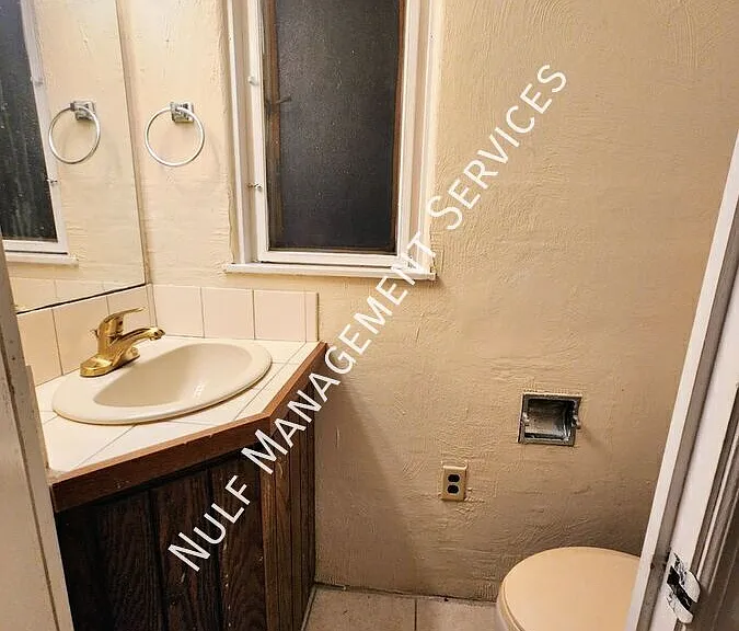 1607 Arlington Ave — Photo 7