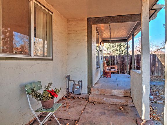 Covered patio in front